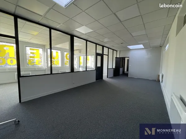 Bureaux 128 m² Barbezieux-Saint-Hilaire 