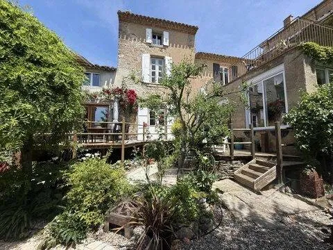 Maison 10 pièces 271 m² 