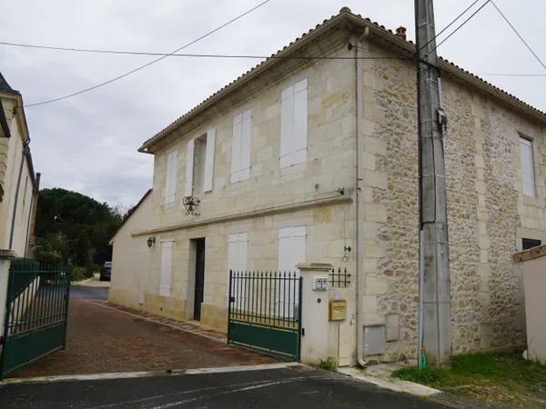 A louer T3 à SAINTE EULALIE 