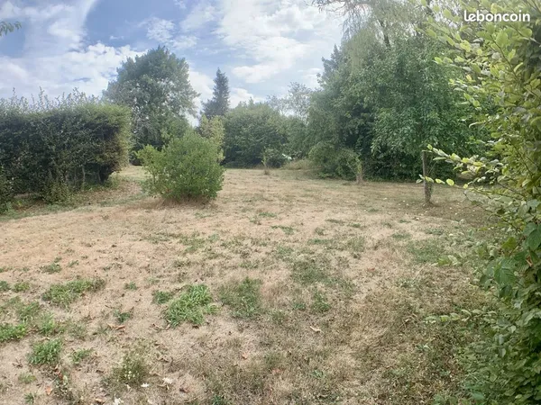 Terrain 834 m² 