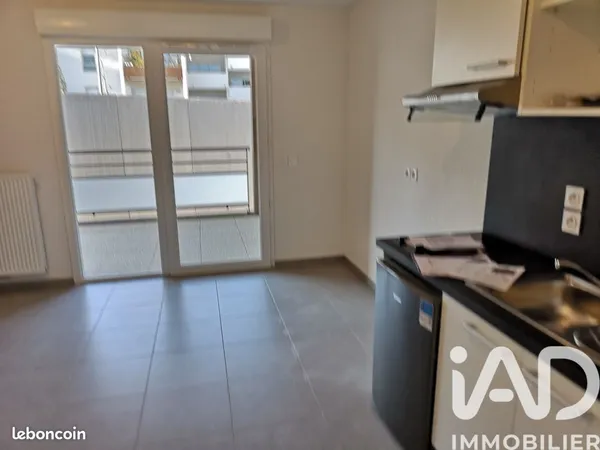 Studio 1 pièce 25 m² 