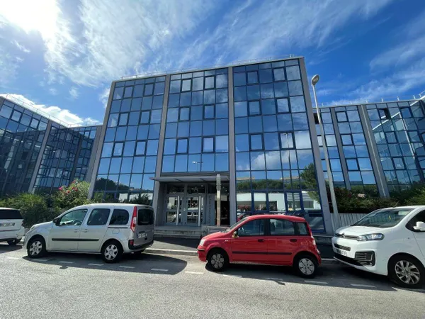 Bureau 664 m² 