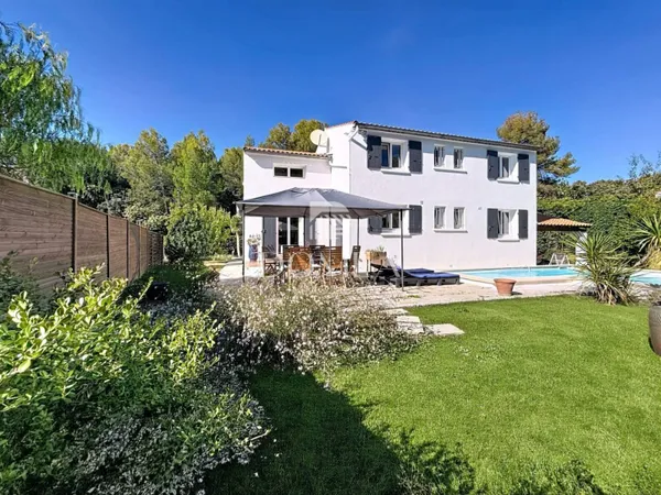 Villa 7 pièces 171 m² 