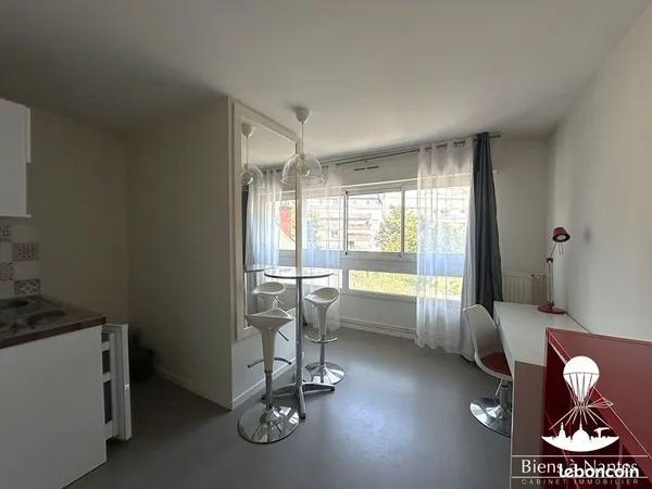 Studio 1 pièce 23 m² 