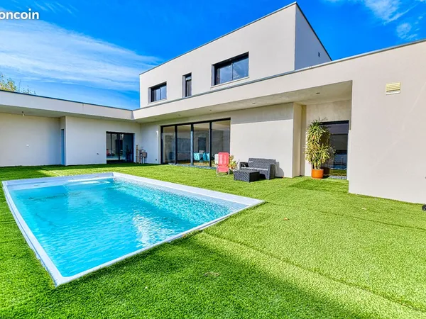 Villa 6 pièces 269 m² 