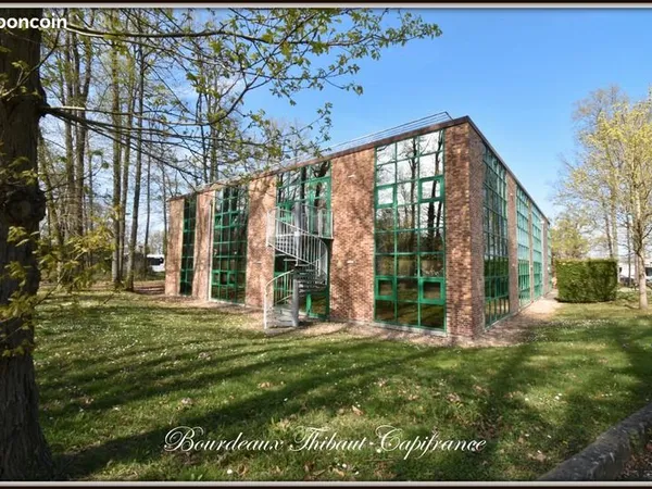 Local bureaux 2 400 m² 