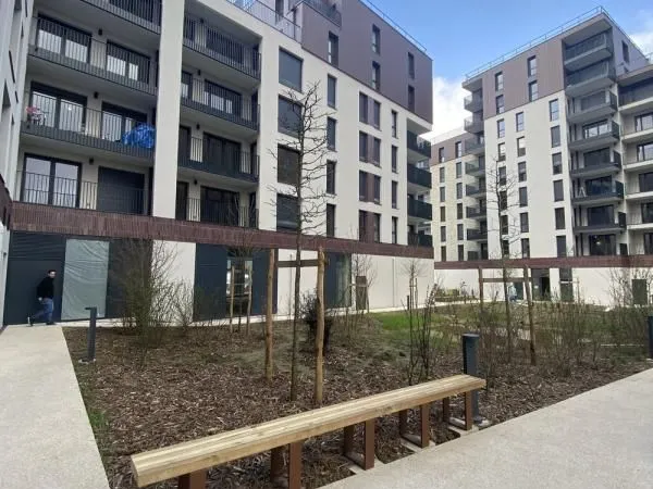 Studio 1 pièce 28 m² 