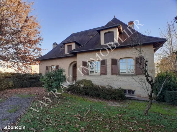Maison 7 pièces 206 m² 