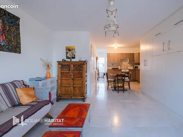 Studio 1 pièce 33 m² 