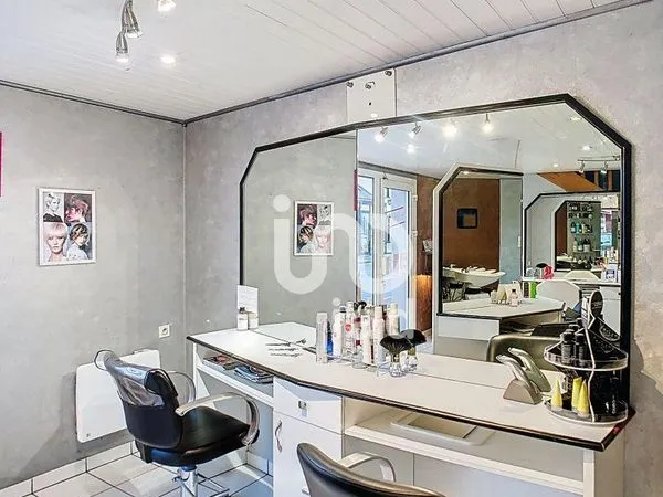 Boutique 52 m² VIGNEUX-DE-BRETAGNE 