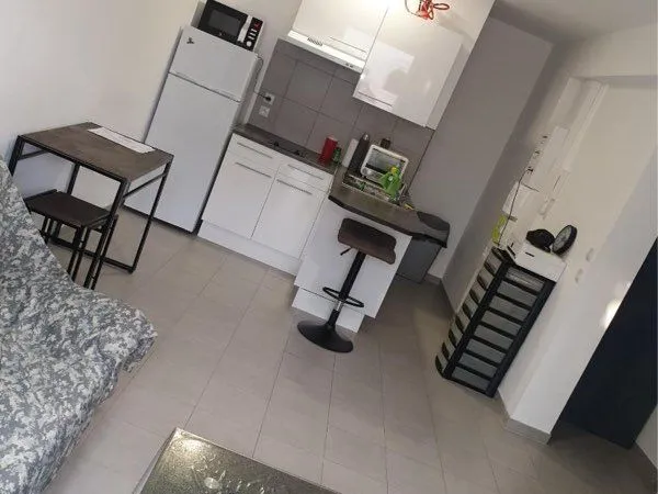 Loue t2 meublé avec ext et Clim 