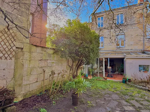 BORDEAUX SAINT-SEURIN - MARCHE DE LERME - MAISON PIERRE - 5CH - JARDIN - GARAGE 