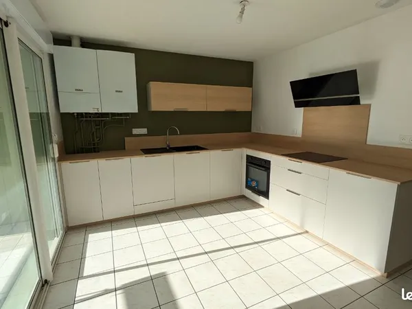 Appartement T4 avec terrasse et garage calme 