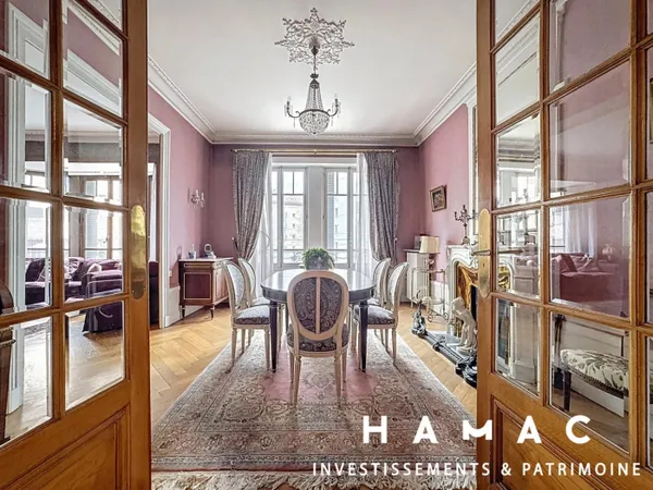 T5 - 145m2 - 3 chambres - Plein coeur des Brotteaux 