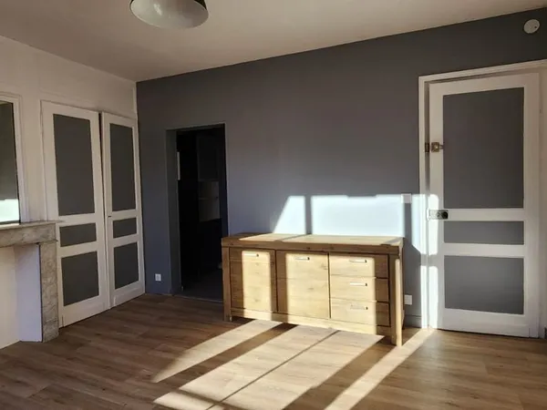 Location T1 - 28 m² + cave 