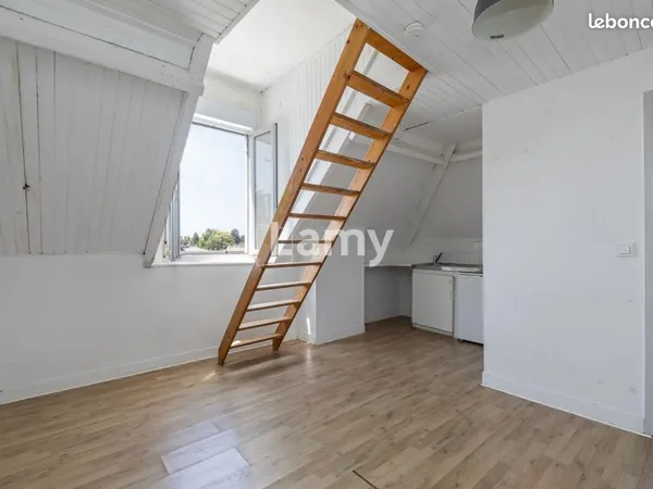 Studio 1 pièce 14 m² 