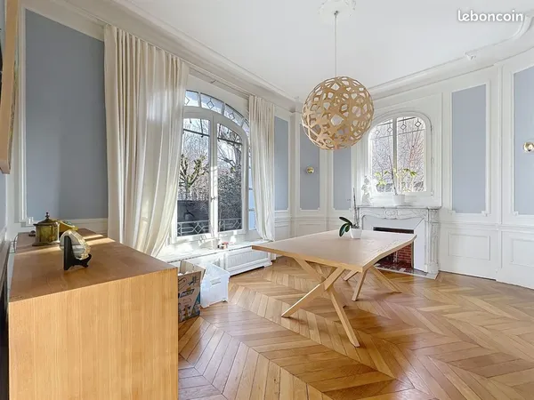 Maison 9 pièces 282 m² 