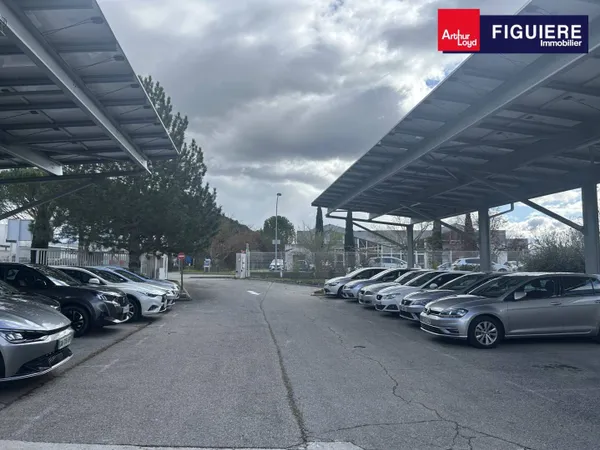 Local d'activité 4631 m² 