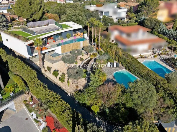 Villa 8 pièces 258 m² 