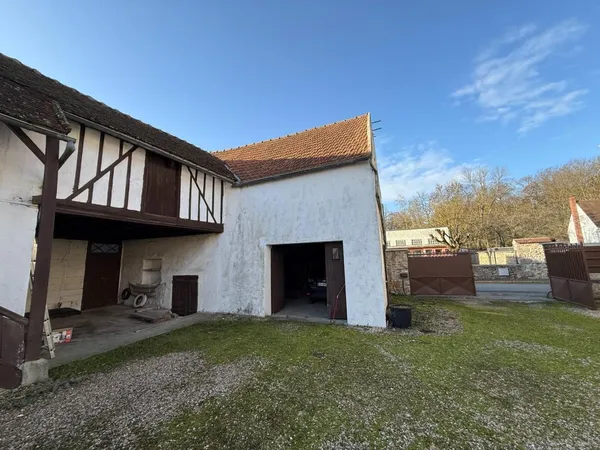 LIVERDY EN BRIE (77) - Grange 80m² à aménager 