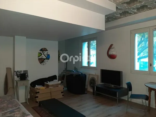 LOCAL PROFESSIONNEL A VENDRE 