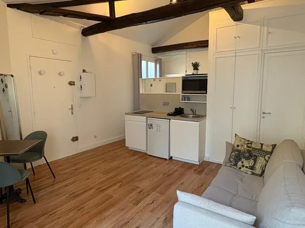 Loue très joli studio meublé 