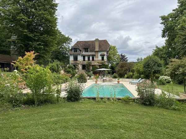 Maison 9 pièces 235 m² 