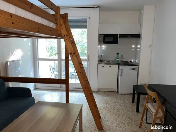 Studio 1 pièce 20 m² 