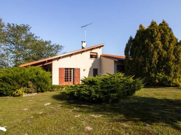Maison de 4 pièces principales 