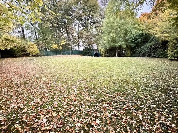 Terrain 823 m² 