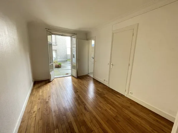 Studio 1 pièce 28 m² 