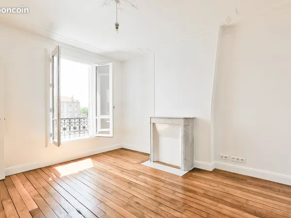 APPARTEMENT refait à neuf au pied du RER A - 3/4 PIECES 
