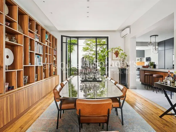 Maison 6 pièces 350 m² 
