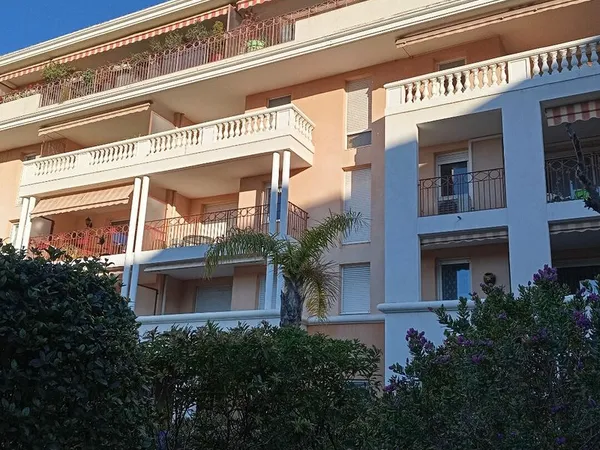 Studio 1 pièce 21 m² 