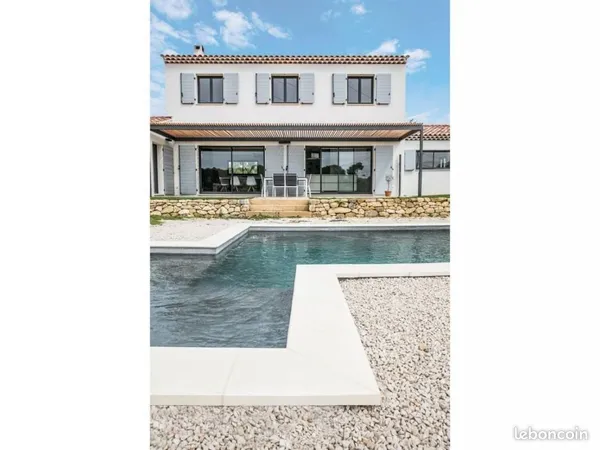 Propriété 5 pièces 113 m² 