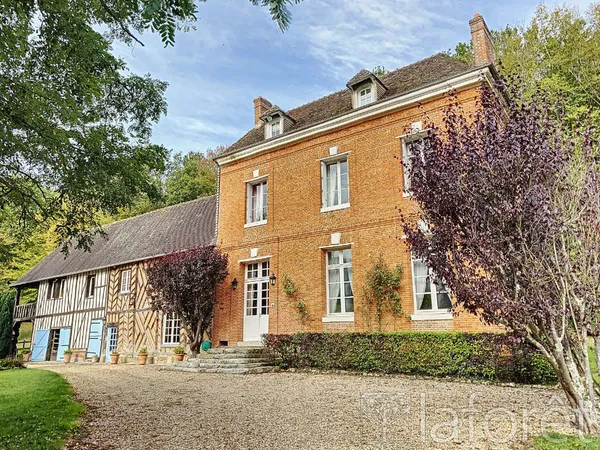 Maison Bernay 11 pièce(s) 285 m2 