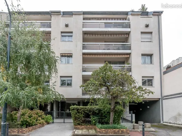 Garage/box La Varenne Saint Hilaire 