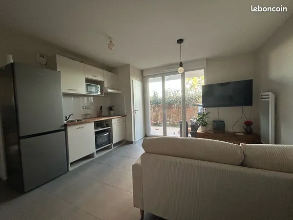 À LOUER - Appartement T2 40 m² avec extérieur privatif et parking Quartier Courondelle 