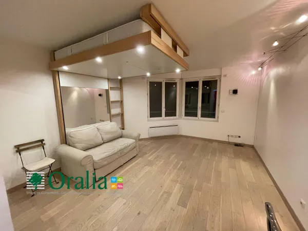 Studio 1 pièce 28 m² 