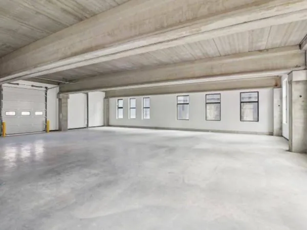 Local d'activité 8035 m² 