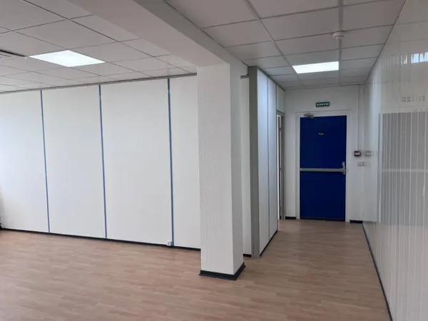 Bureaux 2 pièces 300 m² 