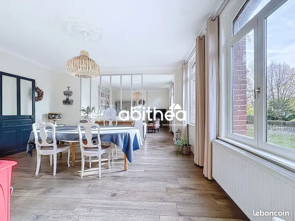 Maison 9 pièces 327 m² 