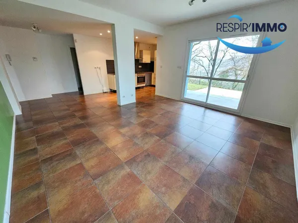 Appartement type F3 / Delle 
