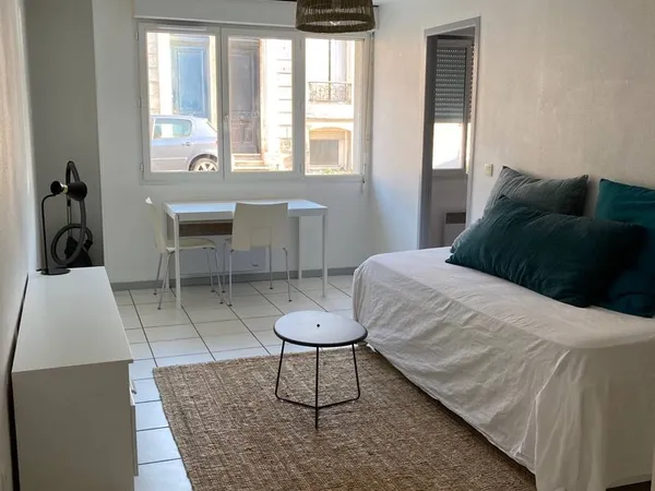 Loue T2 meublé Bordeaux (33) - 37m² 