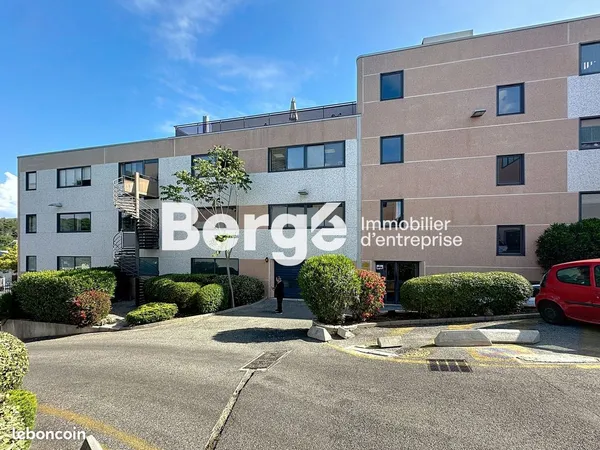 Bureaux 79 m² Mougins 