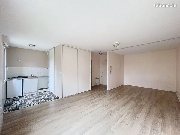 Studio 1 pièce 37 m² 