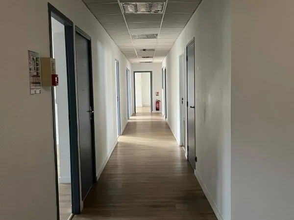 Bureaux 217 m²