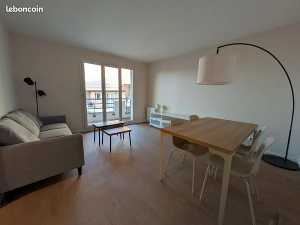 Appartement T2 meublé 42.85 m² refait à neuf - Melun gare à 5 min à pied + parking securisé + 