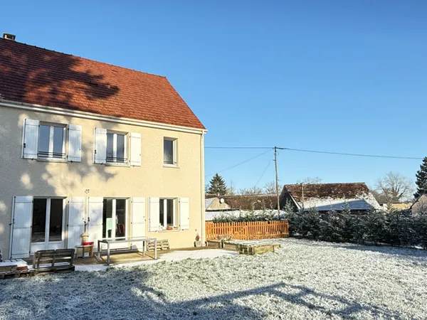 NOAILLES PROCHE... Maison 6 pièces, Séjour double, 4 chambres, Jardin 