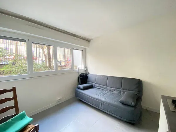 Studio 1 pièce 13 m² 